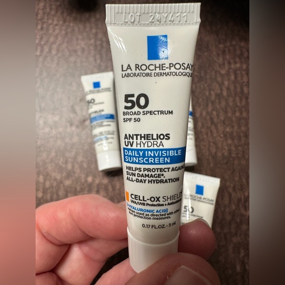 La Roche Posay Anthelios Daily Invisible Sunscreen SPF 50 Daily Face Sunscreen - Picture 2 of 4